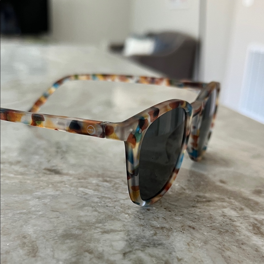 IZIPIZI Multicolor Tortoiseshell Sunglasses - Picture 5 of 9